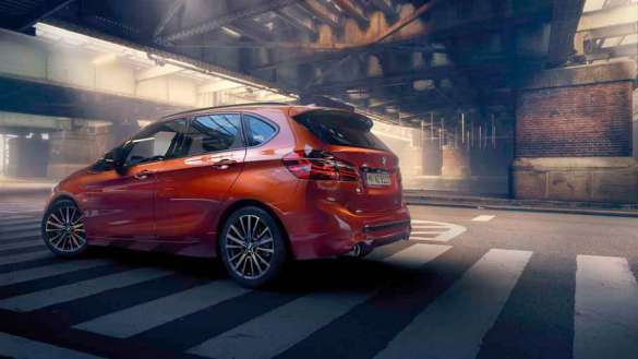 BMW 218i Active Tourer Sport Line Plus με λιανική τιμή προ φόρων κάτω από €25.000