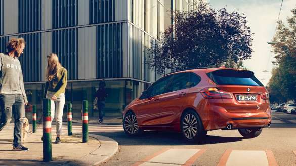 BMW 218i Active Tourer Business με λιανική τιμή προ φόρων κάτω από €25.000